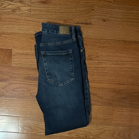 This has only been worn a few times and is in great condition! - Picture 3 of 3